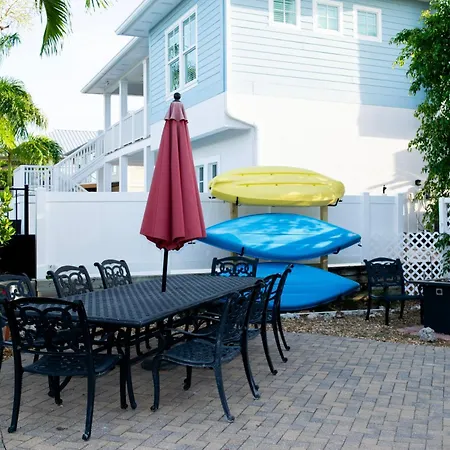 3 Bed 3 Bath Tropical Paradise Waterfront Pool House - On Canal - Direct Acces To Gulf